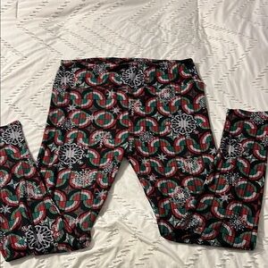 LuLaRoe Black and Red Patterned Leggings